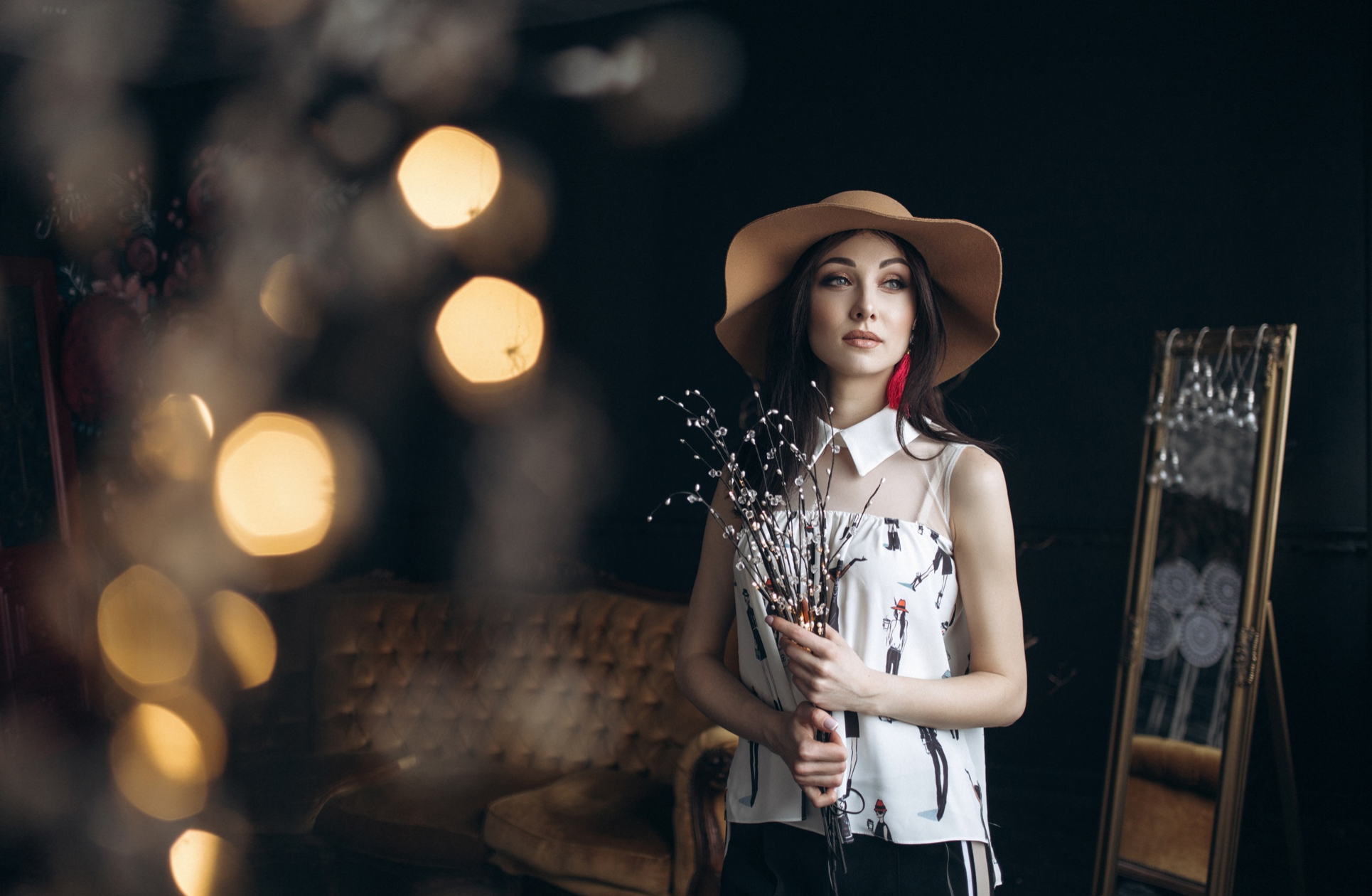 Scarlet Darkness Review: Timeless Vintage Fashion Worth Exploring